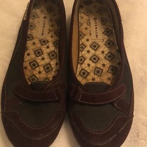 Airwalk slip on shoes size 6